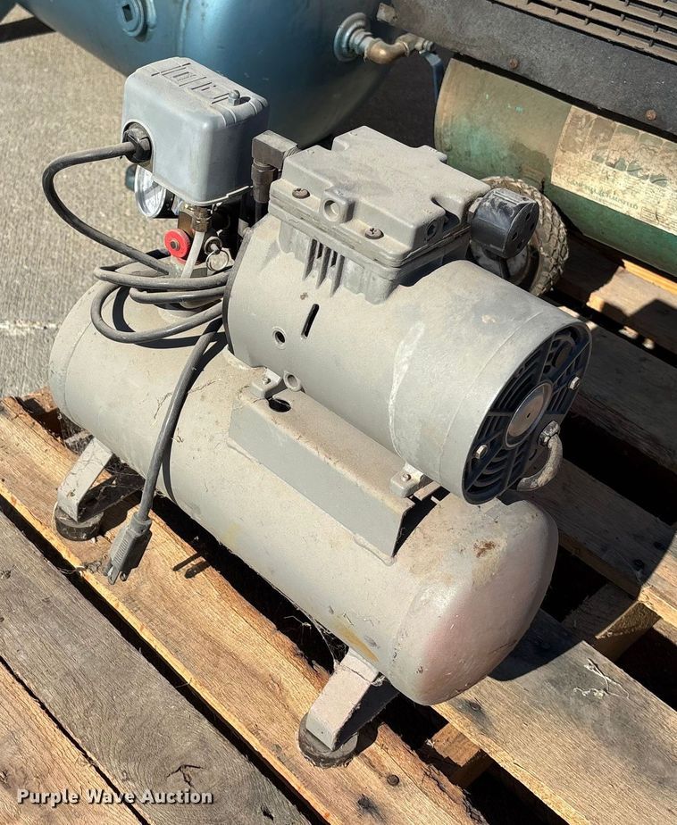 image for item EE4169 Tools