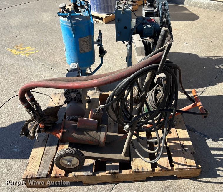 image for item EE4169 Tools