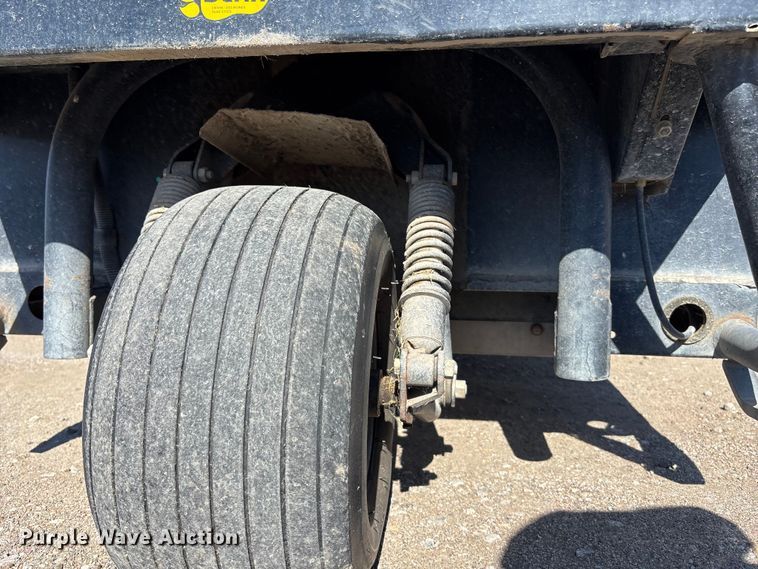 image for item EE4189 1996 Cushman 3W Turf UTV utility vehicle