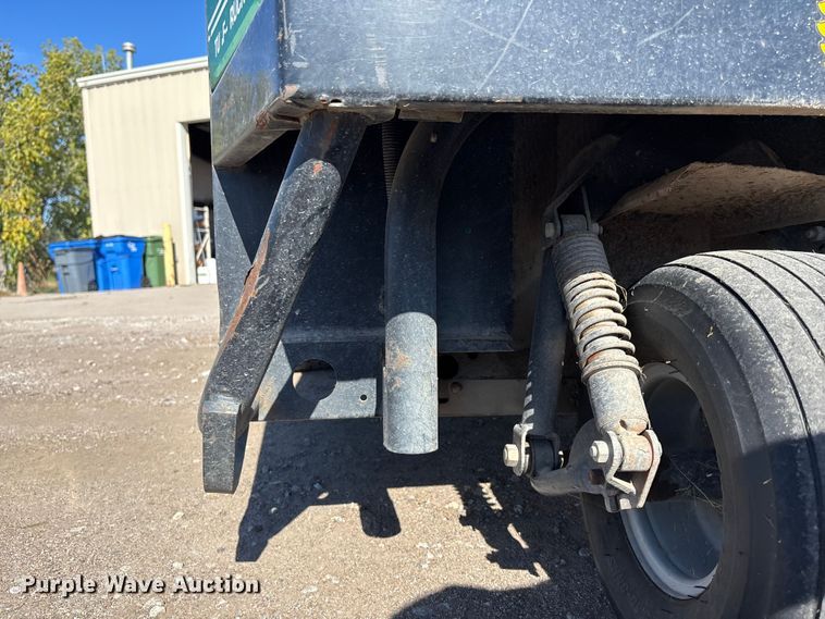 image for item EE4189 1996 Cushman 3W Turf UTV utility vehicle