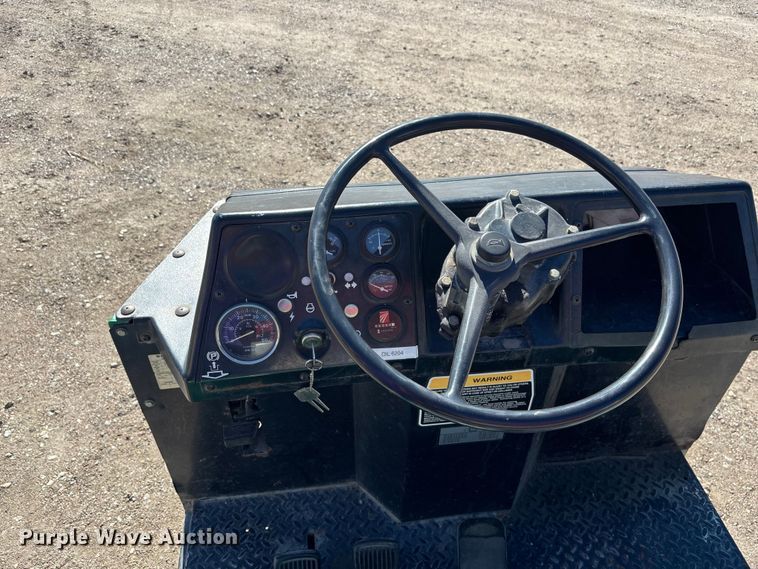 image for item EE4189 1996 Cushman 3W Turf UTV utility vehicle