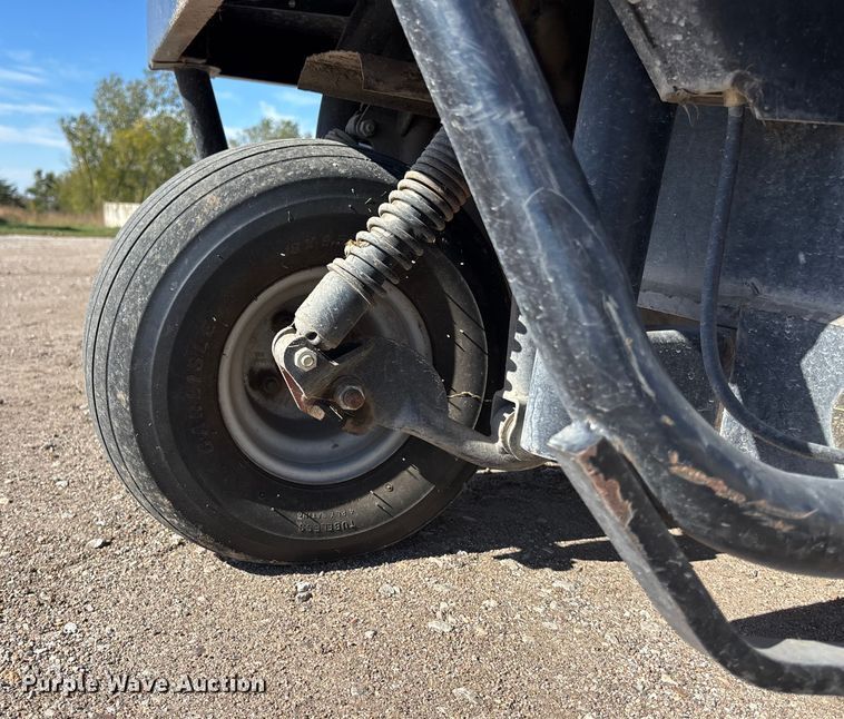 image for item EE4189 1996 Cushman 3W Turf UTV utility vehicle