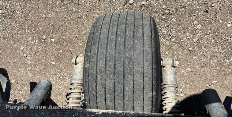 image for item EE4189 1996 Cushman 3W Turf UTV utility vehicle