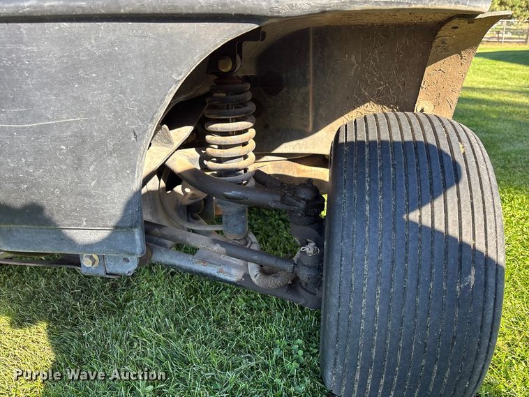 image for item EE4191 2001 Cushman Turf Truckster utility vehicle