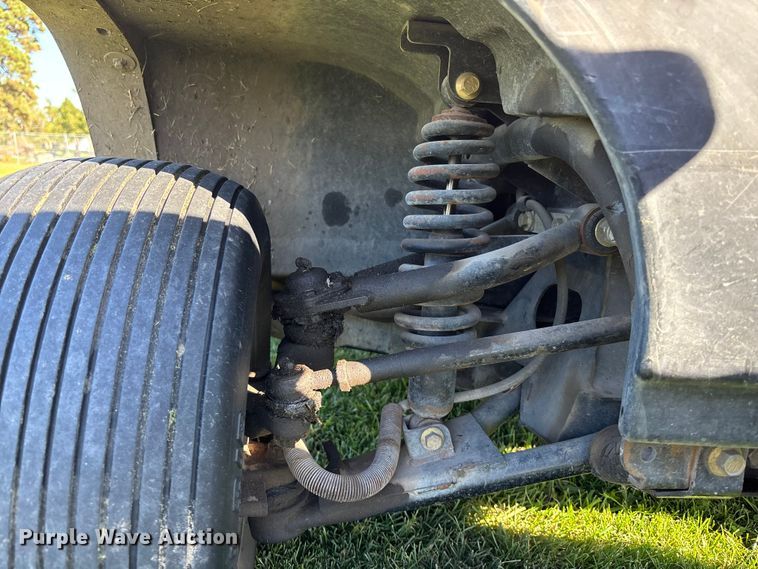 image for item EE4191 2001 Cushman Turf Truckster utility vehicle