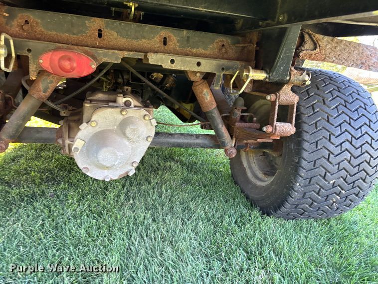 image for item EE4191 2001 Cushman Turf Truckster utility vehicle