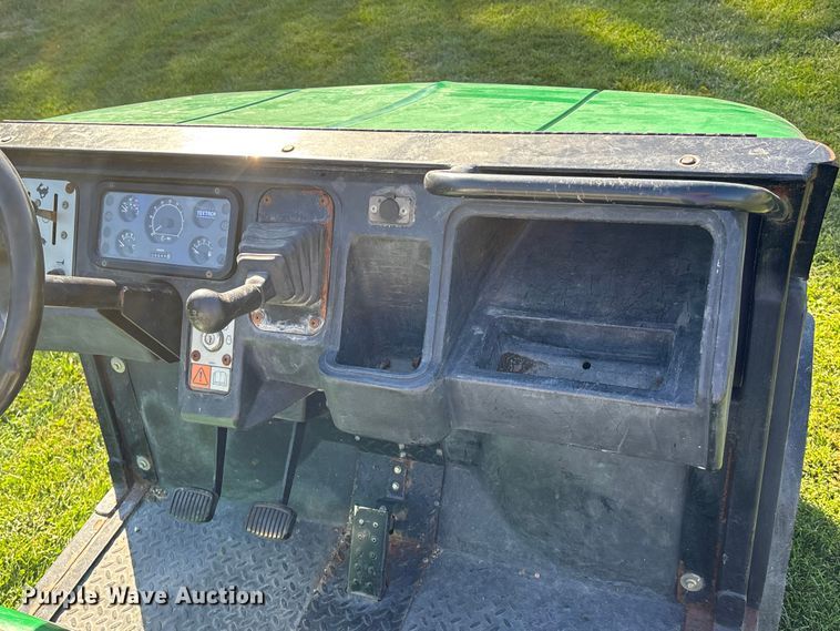 image for item EE4191 2001 Cushman Turf Truckster utility vehicle