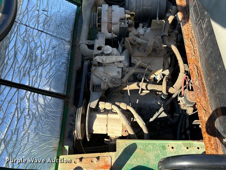 image for item EE4191 2001 Cushman Turf Truckster utility vehicle