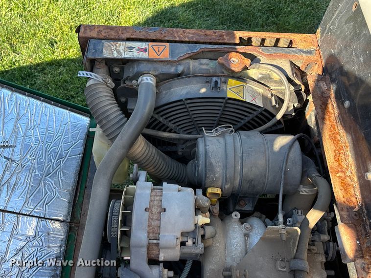 image for item EE4191 2001 Cushman Turf Truckster utility vehicle