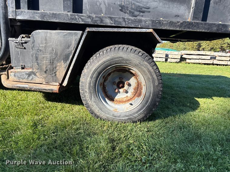 image for item EE4191 2001 Cushman Turf Truckster utility vehicle