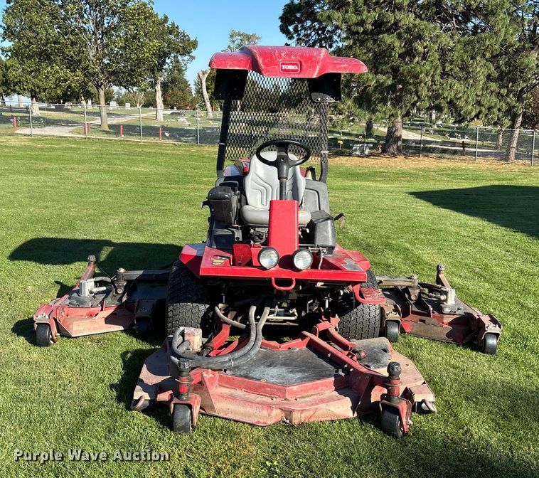 image for item EE4192 Toro GroundsMaster 4000D lawn mower
