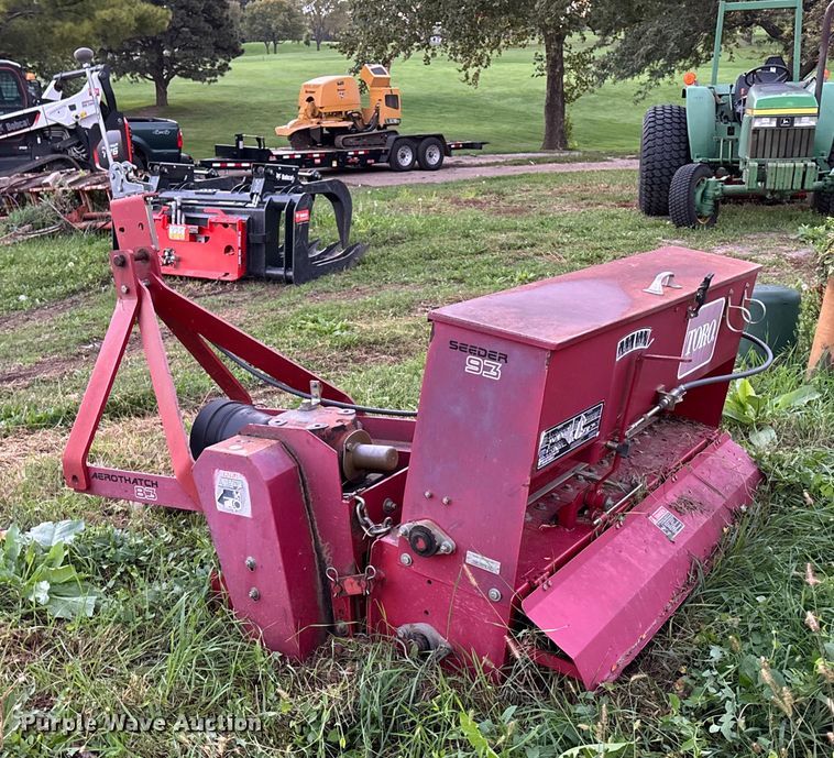 image for item EE4195 2004 Toro 93/83 seeder
