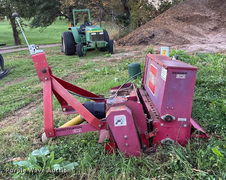 image for item EE4195 2004 Toro 93/83 seeder