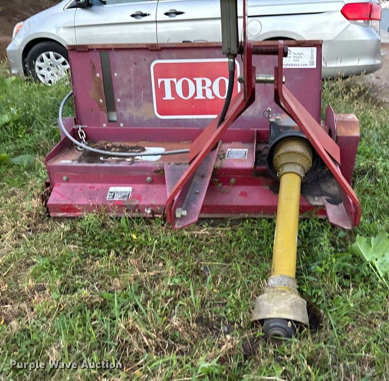 image for item EE4195 2004 Toro 93/83 seeder