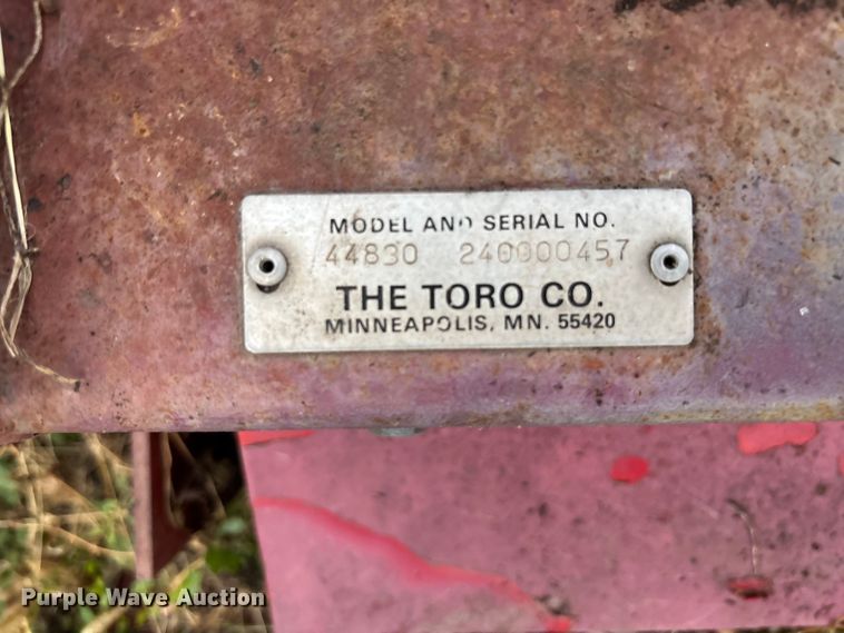 image for item EE4195 2004 Toro 93/83 seeder