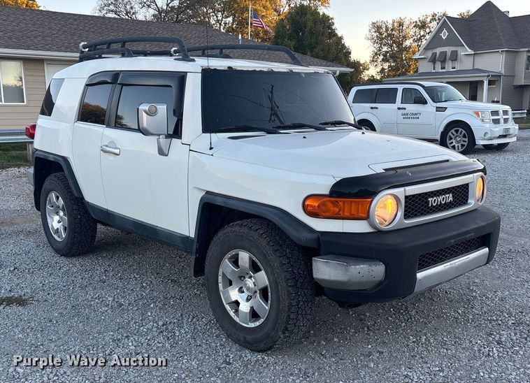 image for item EE4199 2010 Toyota FJ Cruiser SUV