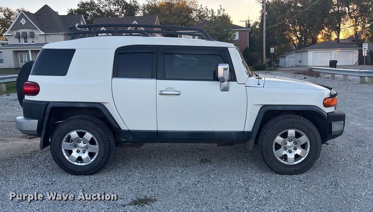 image for item EE4199 2010 Toyota FJ Cruiser SUV