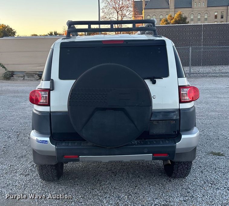 image for item EE4199 2010 Toyota FJ Cruiser SUV