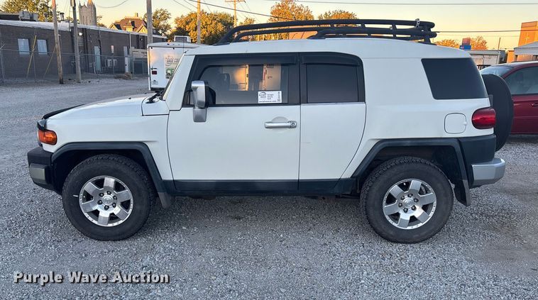 image for item EE4199 2010 Toyota FJ Cruiser SUV