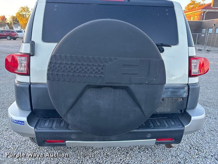 image for item EE4199 2010 Toyota FJ Cruiser SUV