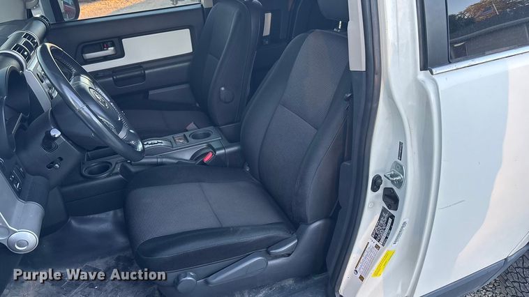 image for item EE4199 2010 Toyota FJ Cruiser SUV