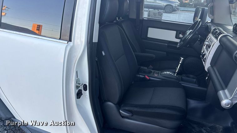 image for item EE4199 2010 Toyota FJ Cruiser SUV