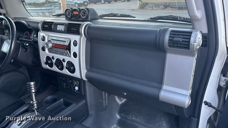 image for item EE4199 2010 Toyota FJ Cruiser SUV