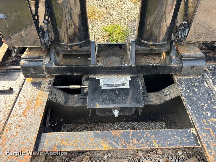 image for item EF2188 2007 Landoll lowboy equipment trailer