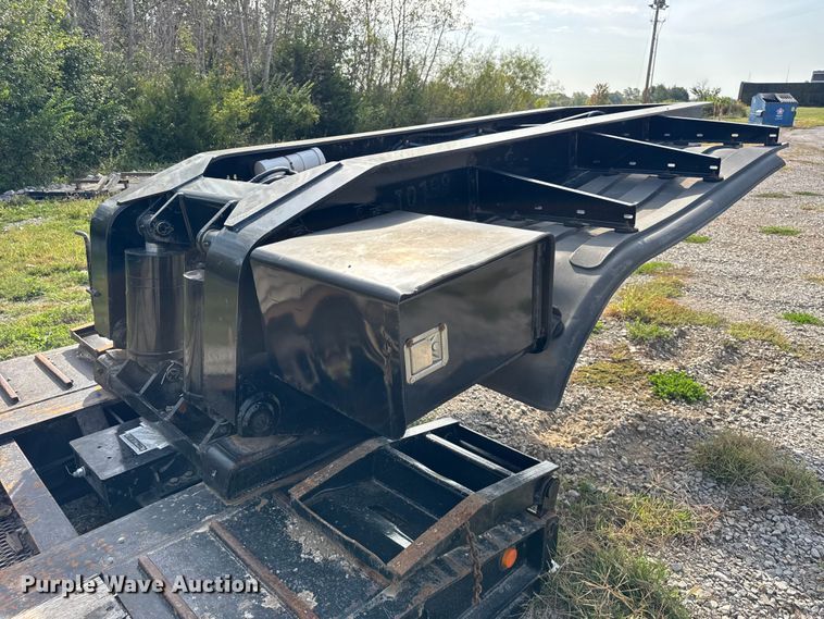 image for item EF2188 2007 Landoll lowboy equipment trailer