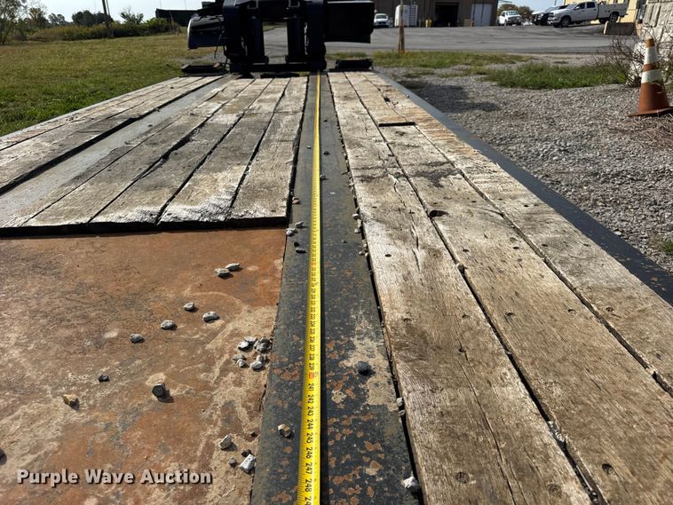 image for item EF2188 2007 Landoll lowboy equipment trailer