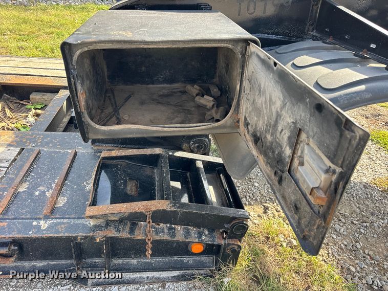 image for item EF2188 2007 Landoll lowboy equipment trailer