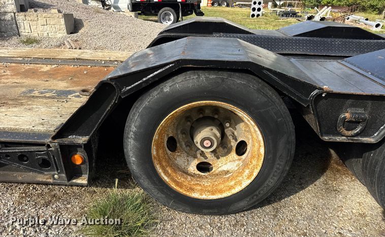 image for item EF2188 2007 Landoll lowboy equipment trailer