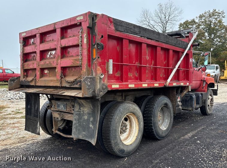 image for item EJ7684 1997 Chevrolet C7500 dump truck