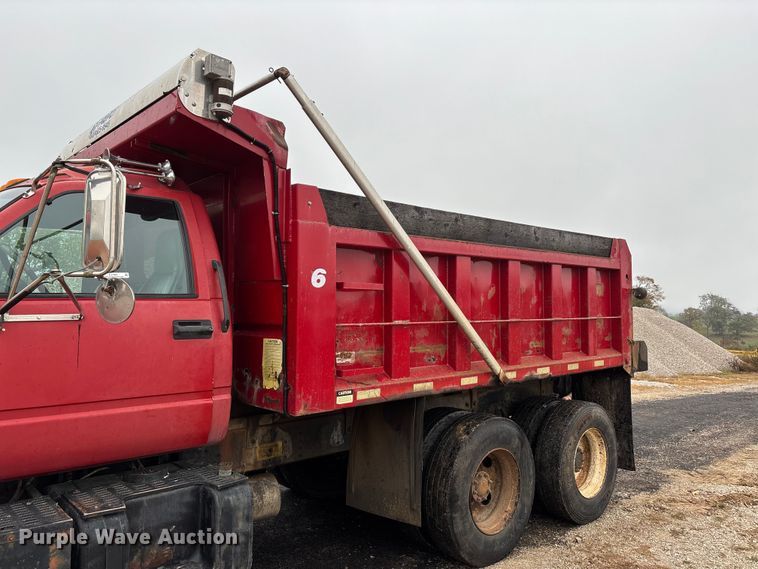 image for item EJ7684 1997 Chevrolet C7500 dump truck