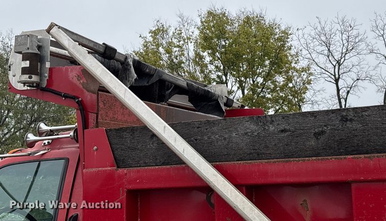 image for item EJ7684 1997 Chevrolet C7500 dump truck