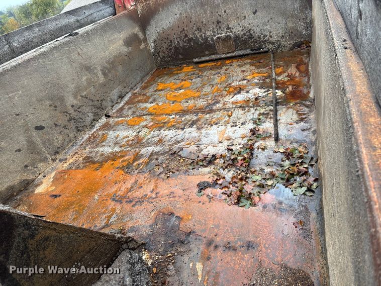 image for item EJ7684 1997 Chevrolet C7500 dump truck