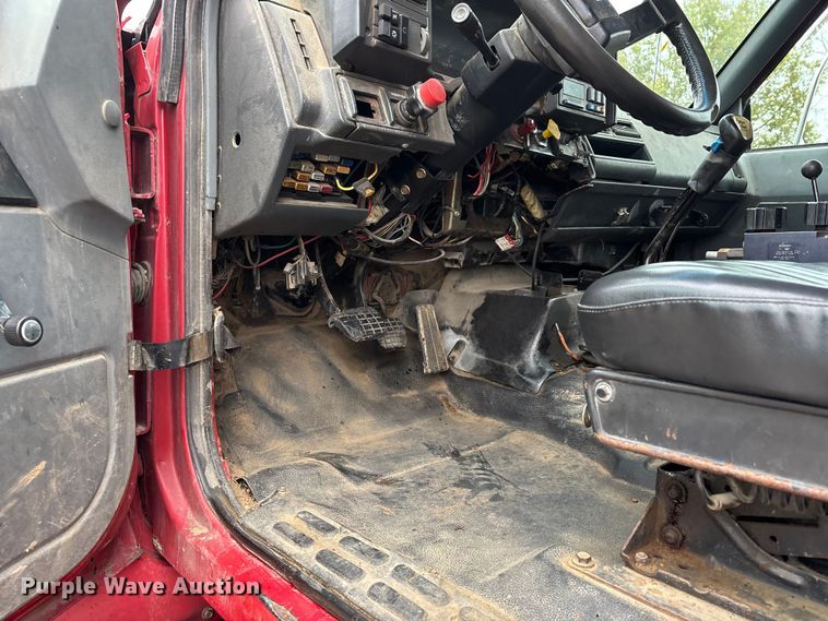 image for item EJ7684 1997 Chevrolet C7500 dump truck