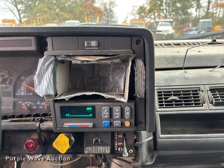 image for item EJ7684 1997 Chevrolet C7500 dump truck