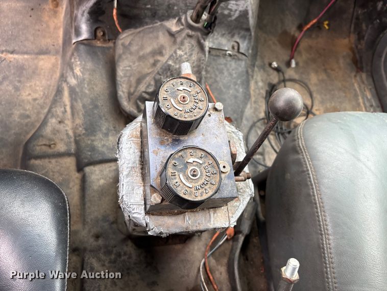 image for item EJ7684 1997 Chevrolet C7500 dump truck