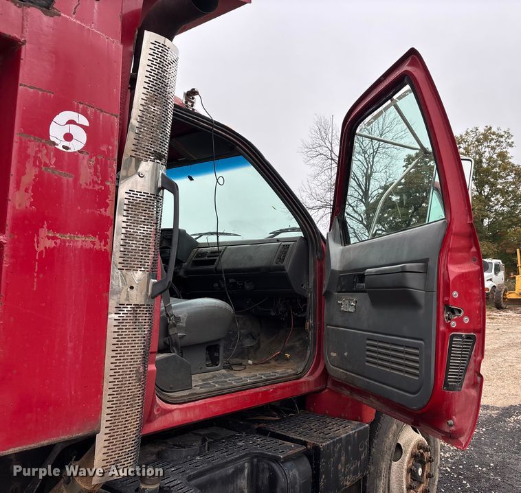 image for item EJ7684 1997 Chevrolet C7500 dump truck