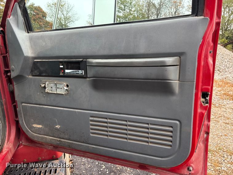 image for item EJ7684 1997 Chevrolet C7500 dump truck