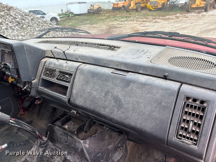 image for item EJ7684 1997 Chevrolet C7500 dump truck