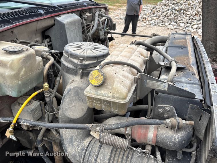 image for item EJ7684 1997 Chevrolet C7500 dump truck