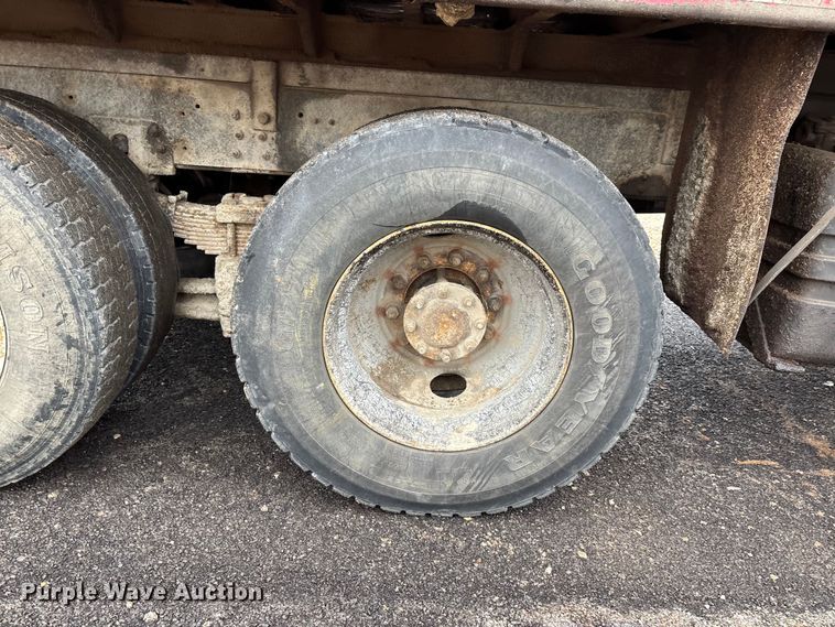 image for item EJ7684 1997 Chevrolet C7500 dump truck