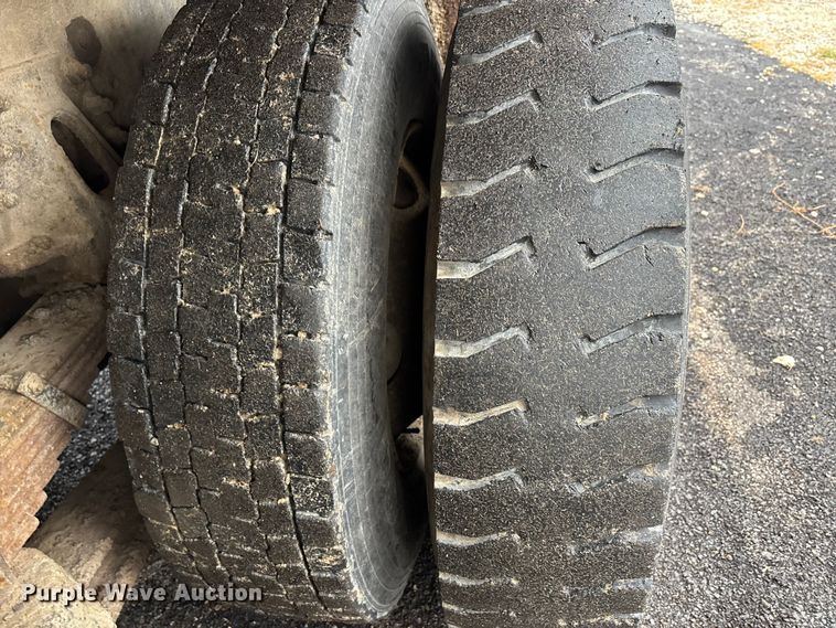 image for item EJ7684 1997 Chevrolet C7500 dump truck