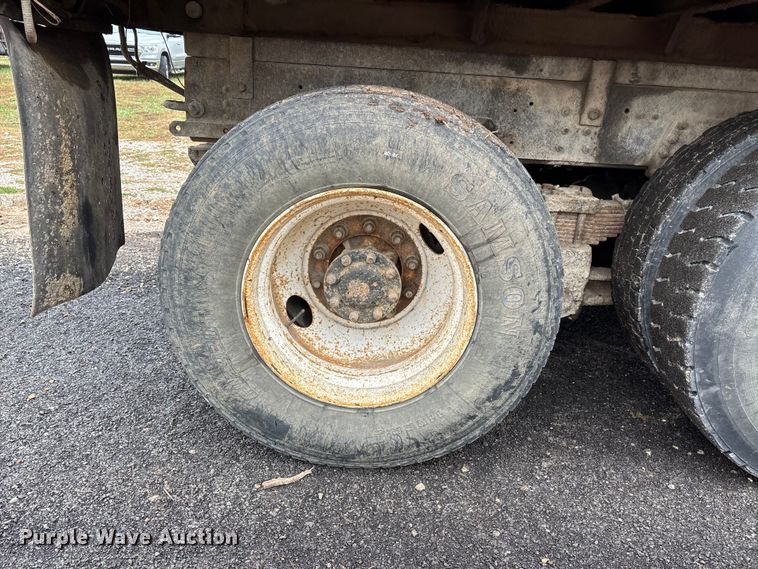 image for item EJ7684 1997 Chevrolet C7500 dump truck