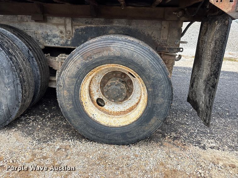 image for item EJ7684 1997 Chevrolet C7500 dump truck