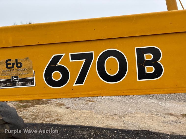 image for item EJ7685 1991 John Deere 670B motor grader