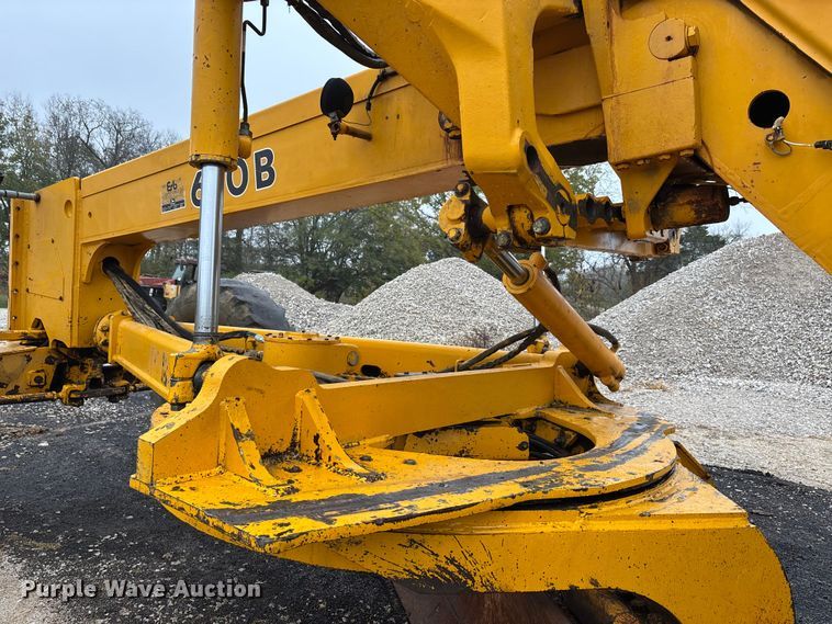 image for item EJ7685 1991 John Deere 670B motor grader