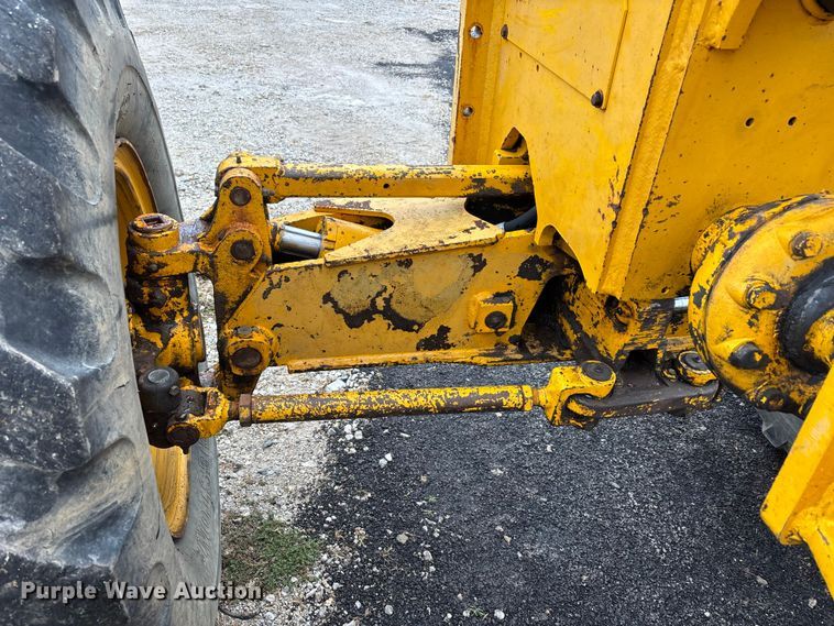 image for item EJ7685 1991 John Deere 670B motor grader